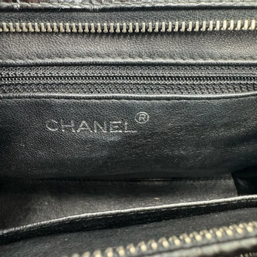 Auth Vtg Chanel Small CC Black Quilted Patent Leather Slit Pocket Shoulder Bag
